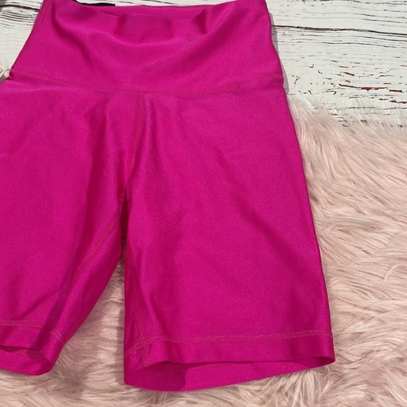 NWT TNA Aritzia Atmosphere Bright Neon Fuchsia Pink Bike Shorts - Picture 6 of 8